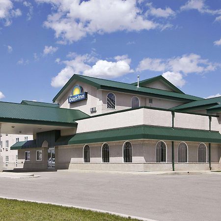 Days Inn & Suites By Wyndham Уинклер Экстерьер фото