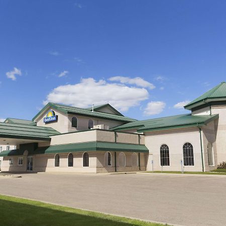 Days Inn & Suites By Wyndham Уинклер Экстерьер фото
