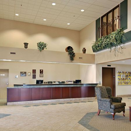 Days Inn & Suites By Wyndham Уинклер Интерьер фото